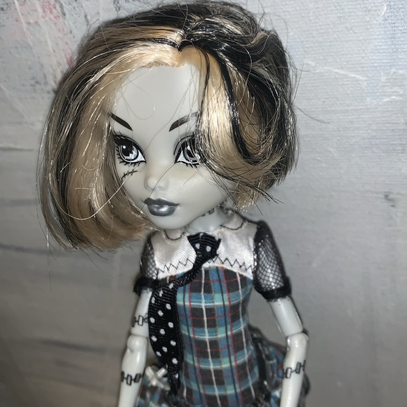 Rare Monster High Frankie Stien G1 2010 with makeover - Picture 11 of 13